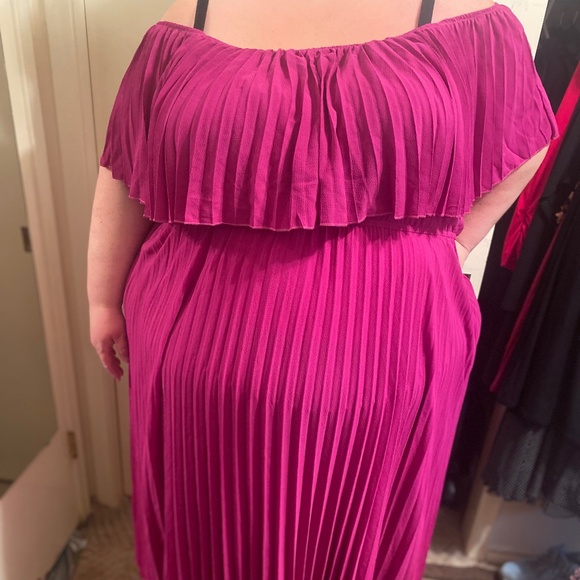SHEIN Plus-Size Pleated Off Shoulder Strapless Maxi Dress, Magenta, Size 5X - Picture 1 of 2